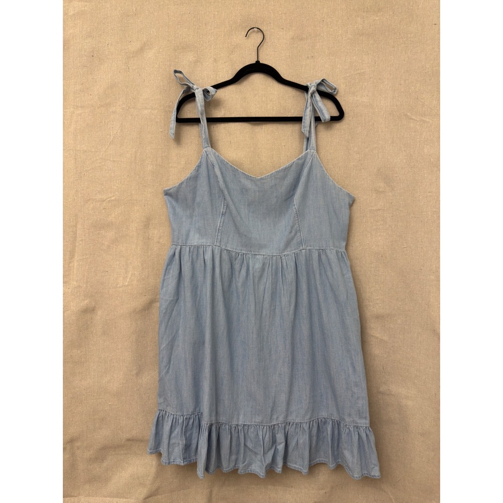 Old Navy Denim Cami Dress Light Wash Tie Shoulder Smocked Back Ruffle Hem XL